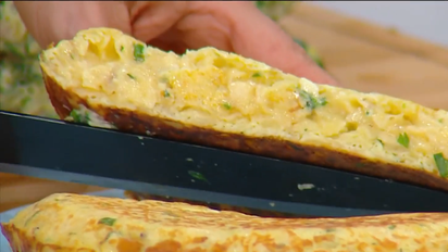 La tortilla de papas viral de Jimena Monteverde: la receta con papas de paquete en 10 minutos