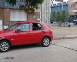 Vandalizaron un auto y robaron en una peluquería Vandalizaron un auto y robaron en una peluquería
