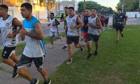 Deportivo Santa Rosa arrancó su pretemporada para la Liga Santafesina de Fútbol. Foto: Mauro González. Deportivo Santa Rosa arrancó su pretemporada para la Liga Santafesina de Fútbol. Foto: Mauro González.