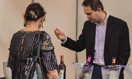 El próximo viernes y sábado se realizará la séptima edición de la Feria de Vinos Nobles en la Estación Belgrano. El próximo viernes y sábado se realizará la séptima edición de la Feria de Vinos Nobles en la Estación Belgrano.