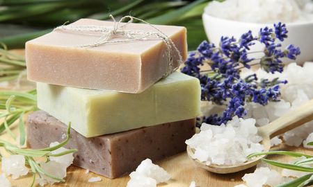 Shampoo sólido casero para una buena limpieza del cabello. Shampoo sólido casero para una buena limpieza del cabello.