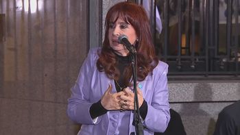 Cristina Kirchner pidió arresto domiciliario y la fiscalía exige su detención inmediata