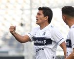 el pulga rodriguez se presento en gimnasia, en plena negociacion con colon
