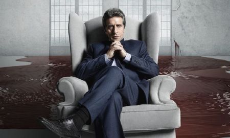 A tan solo dos semanas de su estreno, Netflix le da luz verde a la producción de una segunda temporada de El Reino, la serie de suspenso argentina creada y escrita por Marcelo Piñeyro y Claudia Piñeiro, protagonizada por un gran elenco y producida por K&S Films. A tan solo dos semanas de su estreno, Netflix le da luz verde a la producción de una segunda temporada de El Reino, la serie de suspenso argentina creada y escrita por Marcelo Piñeyro y Claudia Piñeiro, protagonizada por un gran elenco y producida por K&S Films.