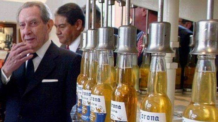 El creador de la cerveza Corona hace millonario a su pueblo natal