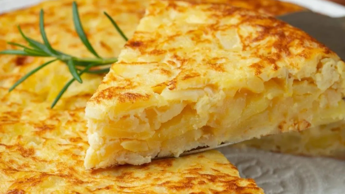 La receta económica de tortilla de papas para hacer con menos de $1100