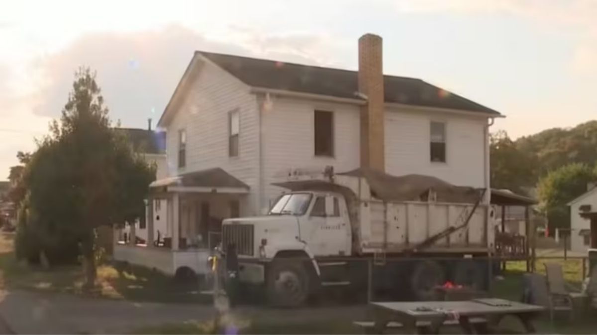 El propietario de la vivienda descubrió los restos de cuatro bebés ocultos en bolsas tras desalojar a la inquilina en Pensilvania. El propietario de la vivienda descubrió los restos de cuatro bebés ocultos en bolsas tras desalojar a la inquilina en Pensilvania.