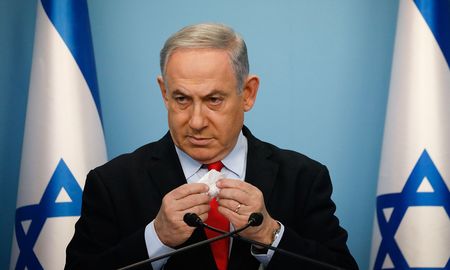 Israel afronta este domingo un cambio de ciclo tras 12 años de mandatos consecutivos del conservador Benjamín Netanyahu, de 71 años, como primer ministro. Israel afronta este domingo un cambio de ciclo tras 12 años de mandatos consecutivos del conservador Benjamín Netanyahu, de 71 años, como primer ministro.