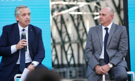 El presidente Fernández aceptó la renuncia de Guerrera a la cartera de Transporte. El santafesino Giuliano asumirá el cargo. El presidente Fernández aceptó la renuncia de Guerrera a la cartera de Transporte. El santafesino Giuliano asumirá el cargo.