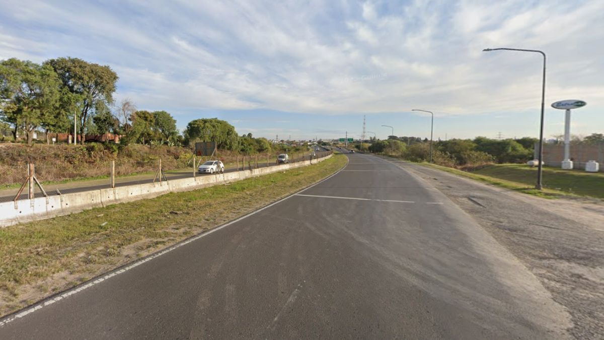 Accidente fatal en la Ruta Nacional 168: un hombre murió en el Acceso Norte de Paraná tras chocar contra un bloque divisor - Image 2