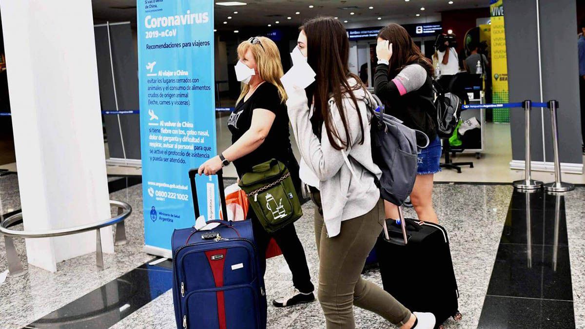 las-personas-autorizadas-ingresar-al-pais-deberan-presentar-un-test-pcr-negativo-y-realizar-una-cuar