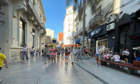Los comercios de la Peatonal San Martín avisoran un buen diciembre. Los comercios de la Peatonal San Martín avisoran un buen diciembre.