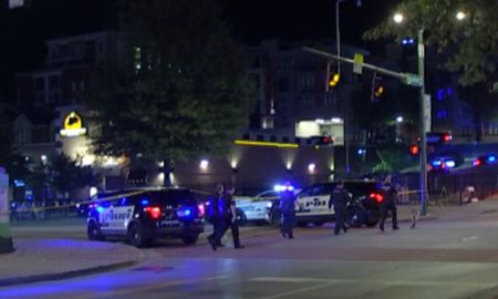 Tres personas fallecieron y más de una docena quedó herida tras desatarse el sábado a la noche una serie de disparos en un club nocturno de Chattanooga, Tennessee. Tres personas fallecieron y más de una docena quedó herida tras desatarse el sábado a la noche una serie de disparos en un club nocturno de Chattanooga, Tennessee.