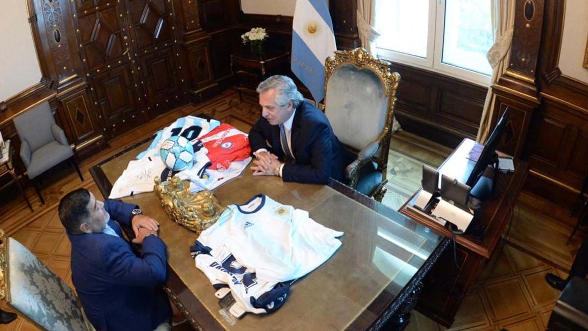 Maradona se reunió con Alberto Fernández en Casa Rosada