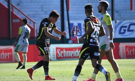 El Halcón y el Tiburón se golearon entre sí por la Copa Maradona. Finalizó 4 a 4. El Halcón y el Tiburón se golearon entre sí por la Copa Maradona. Finalizó 4 a 4.
