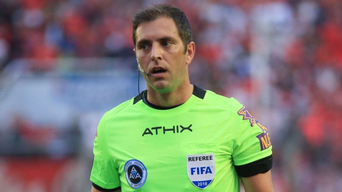 Fernando Echenique dirigirá el partido entre Boca Juniors y el Club Atlético Colón, este domingo 13 a las 21.30, en La Bombonera.