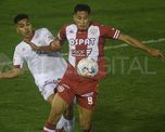 Unión y Huracán igualaron 0-0 en el Tomás A. Ducó, en un partido con pocas aproximaciones a los arcos. Unión y Huracán igualaron 0-0 en el Tomás A. Ducó, en un partido con pocas aproximaciones a los arcos.