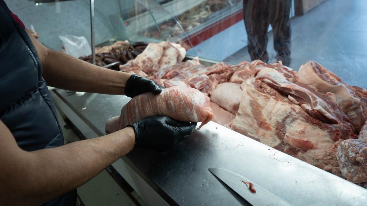 El precio de la carne subió 15% en promedio en las últimas semanas y la perspectiva es que continúe en alza por la escasez de oferta.