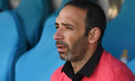 Juan Manuel Azconzábal llega este miércoles a Santa Fe y deberá hacer cuarentena, antes de entrenar al plantel de Unión. Juan Manuel Azconzábal llega este miércoles a Santa Fe y deberá hacer cuarentena, antes de entrenar al plantel de Unión.