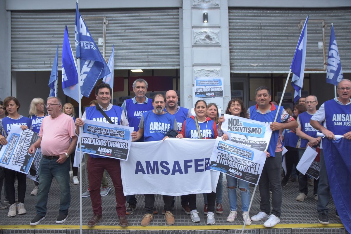 En el último recibo, el Gobierno devolvió a los docentes de Amsafé el dinero descontado por Ganancias el mes anterior. En el último recibo, el Gobierno devolvió a los docentes de Amsafé el dinero descontado por Ganancias el mes anterior.