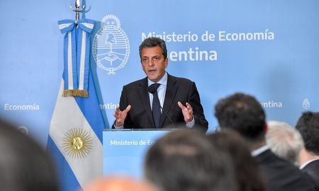 Sergio Massa viaja a Brasil tras los anuncios económicos. Sergio Massa viaja a Brasil tras los anuncios económicos.