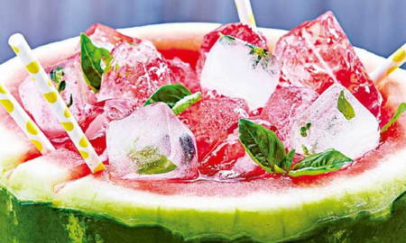 Versátil, económica y súper rendidora, esta receta es ideal para brindar en Año Nuevo o Navidad, con una versión apta para todos los públicos y cero complicaciones en la cocina. Versátil, económica y súper rendidora, esta receta es ideal para brindar en Año Nuevo o Navidad, con una versión apta para todos los públicos y cero complicaciones en la cocina.