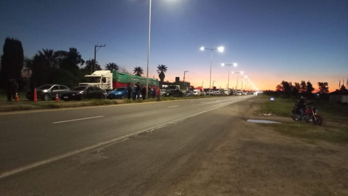 Se implementaron desvíos obligatorios y se recomienda evitar la zona debido a los trabajos de emergencia.