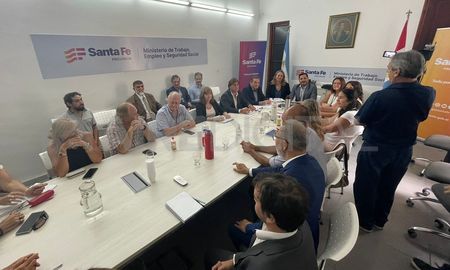 La propuesta realizada en paritarias fue finalmente aceptada por la delegación local de la Asociación de Médicos de la República Argentina. La propuesta realizada en paritarias fue finalmente aceptada por la delegación local de la Asociación de Médicos de la República Argentina.