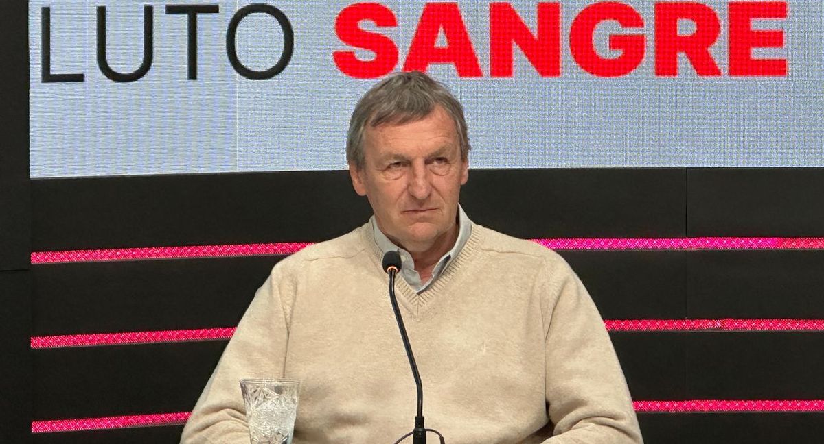 Víctor Godano visitó los estudios de AIRE para hablar de la actualidad sabalera en Sangre y Luto.