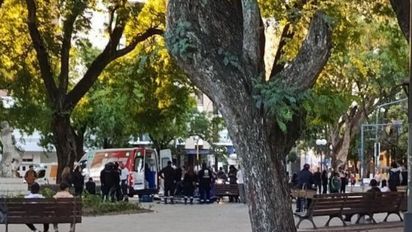 Un joven de 19 años se descompensó en la Plaza Pueyrredón y está grave en el Cullen