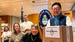 Un total de 2.648 electores están registrados para votar por correo postal en 78 representaciones consulares. Un total de 2.648 electores están registrados para votar por correo postal en 78 representaciones consulares.