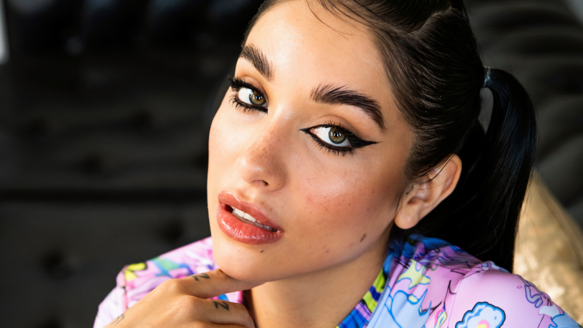 María Becerra pasea por las calles de Nueva York con su novio