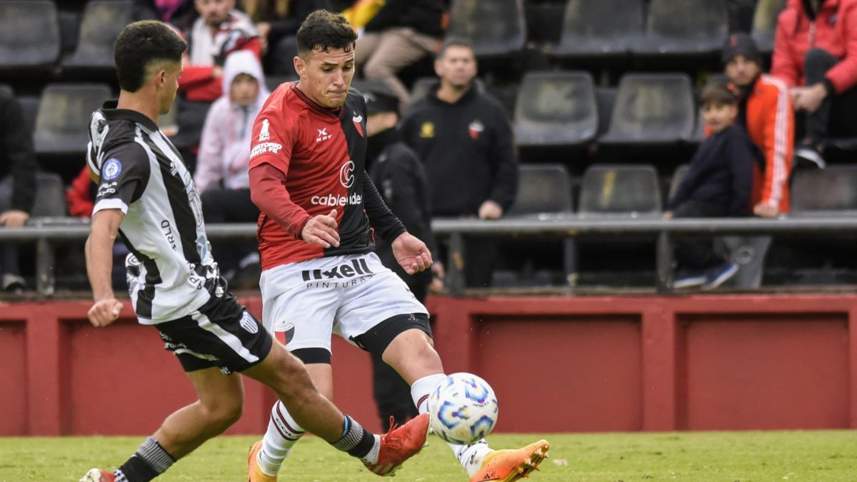Alan Forneris dejará de ser jugador de Colón y su destino está en Racing.