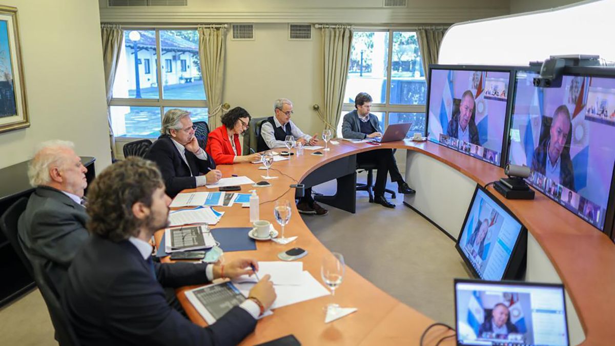 Alberto Fern&aacute;ndez reunido con los gobernadores por videoconferencia