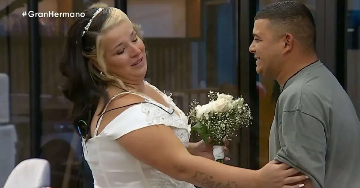 Brian y su pareja Luciana están dispuestos a casarse dentro de la casa de Gran Hermano. Brian y su pareja Luciana están dispuestos a casarse dentro de la casa de Gran Hermano.