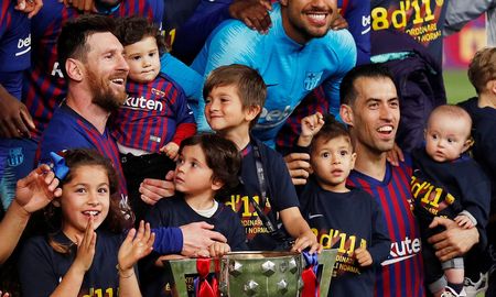 Lionel Messi es una leyenda del fútbol mundial y la gente así lo hace saber a través de la elección de los nombres para sus hijos. Lionel Messi es una leyenda del fútbol mundial y la gente así lo hace saber a través de la elección de los nombres para sus hijos.