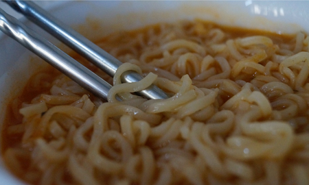 Murieron nueve miembros de una familia por comer fideos congelados Murieron nueve miembros de una familia por comer fideos congelados