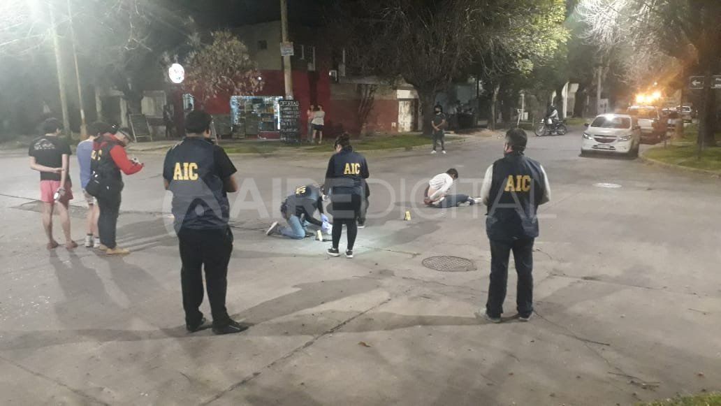 Un&nbsp;grupo de delincuentes&nbsp;se enfrentó con la policía en la tarde del jueves en&nbsp;Piedras y Hernandarias