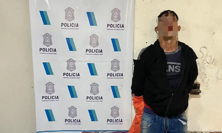 El delincuente fue detenido en un operativo en villa La Cava. El delincuente fue detenido en un operativo en villa La Cava.