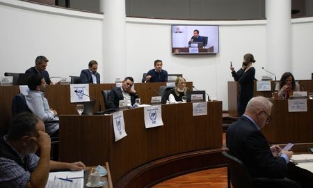 El concejal Lucas Simoniello presentó el proyecto para que las terminales del Seom brinden más información. El concejal Lucas Simoniello presentó el proyecto para que las terminales del Seom brinden más información.