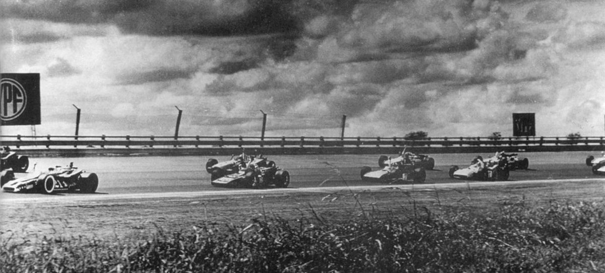 En toda su historia, la categoría se presentó una sola vez en nuestro país, y lo hizo en nuestra provincia: fue el 28 de febrero de 1971, en el óvalo de Rafaela, de 4624,46 metros, donde se disputaron las 300 Indy, con récord de público y victoria del estadounidense Al Unser, al volante de un Colt-Ford Turbo, a 269,913 km/h de promedio.