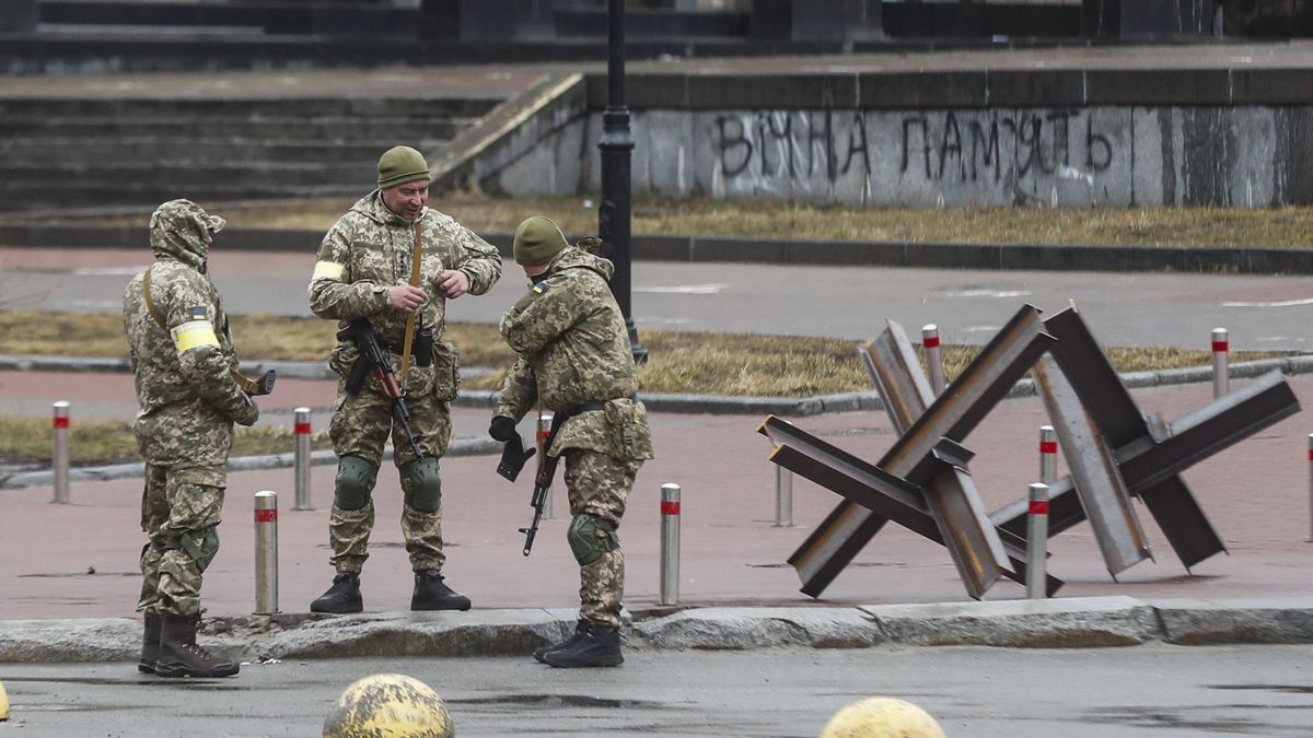 Ucrania resiste a la invasión rusa, que se está cobrando miles de vidas.