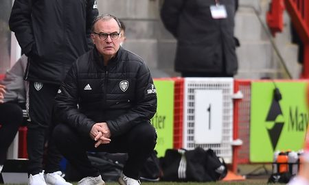 El Leeds de Marcelo Bielsa quedó eliminado de la FA Cup tras perder 3-0 con un equipo de la cuarta división del futbol inglés. El Leeds de Marcelo Bielsa quedó eliminado de la FA Cup tras perder 3-0 con un equipo de la cuarta división del futbol inglés.