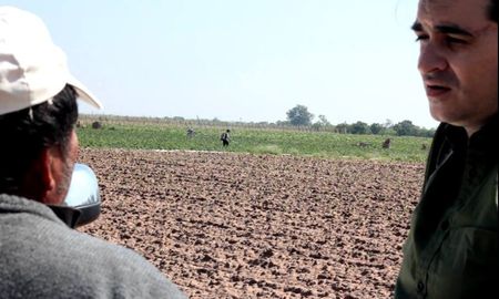 un periodista investigaba el uso de agrotoxicos en arroyo leyes y termino contaminado un periodista investigaba el uso de agrotoxicos en arroyo leyes y termino contaminado