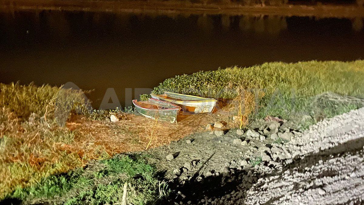 En diálogo exclusivo con AIRE, Juan Manuel, comentó que se enteró de la situación a raíz de los gritos de pedidos de auxilio. “Apenas escuché, agarré mi lancha, la pala (remo) y me fui a buscarlos”.