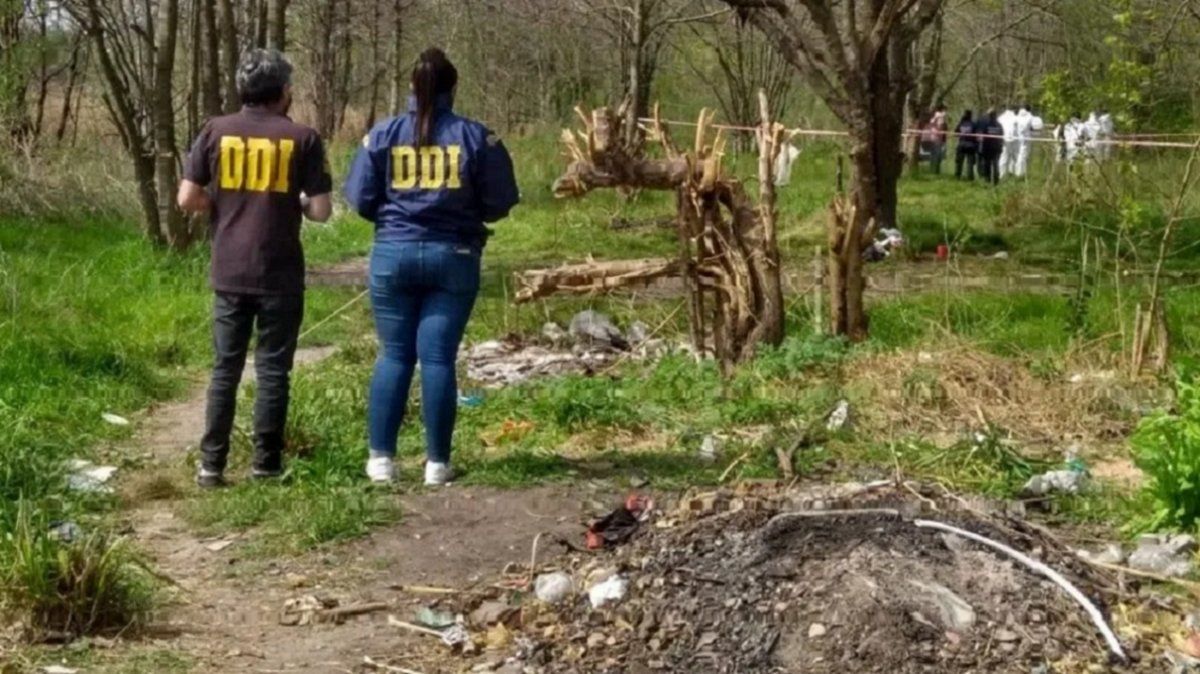 Una mujer mató al violador de su hijo y enterró el cadáver enfrente de su casa