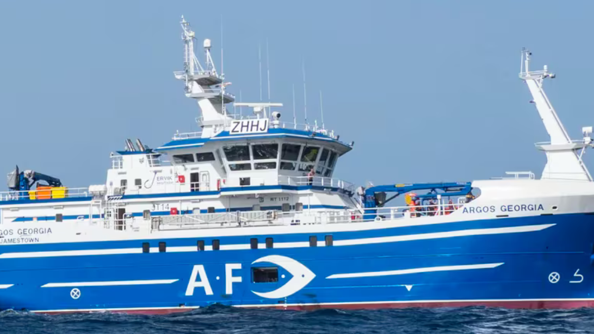 Así es el barco pesquero Argos Georgia con tripulantes de todas partes del mundo.