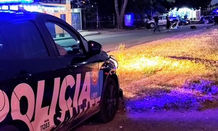 Un hombre murió tras ser baleado en barrio Triángulo y Moderno de la ciudad de Rosario. Una hora antes, un joven de 17 había sido blanco de un ataque a balazos. Un hombre murió tras ser baleado en barrio Triángulo y Moderno de la ciudad de Rosario. Una hora antes, un joven de 17 había sido blanco de un ataque a balazos.