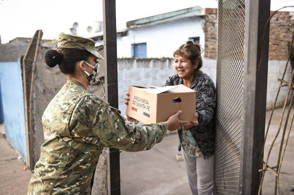 Los barrios m&aacute;s postergados de Rosario recibieron ya unas 50 mil cajas con alimentos.