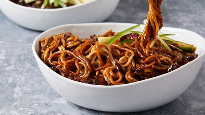 Jajangmyeon: la receta tradicional coreana para sorprender con un plato diferente